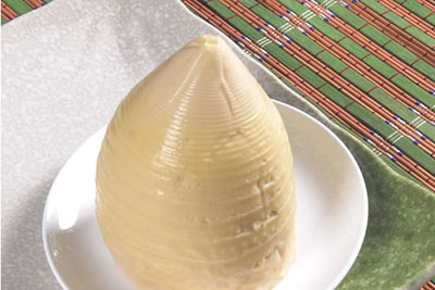 How do I prepare canned bamboo shoots for cooking?