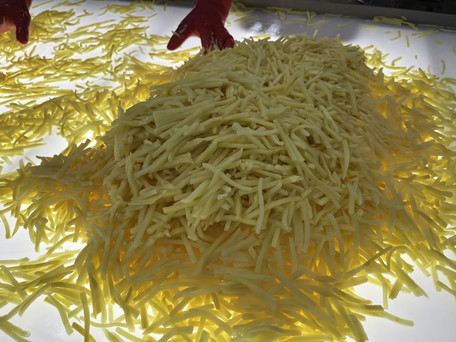 prepare bamboo shoots for eating
